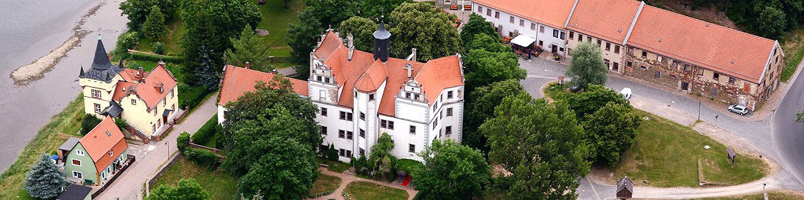 Wasserschloss Podelwitz aus der Luft